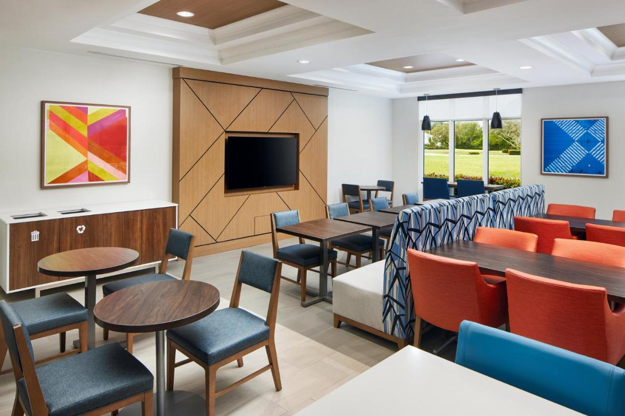 Holiday Inn Express Hotel & Suites Port St. Lucie West By Ihg Exterior photo
