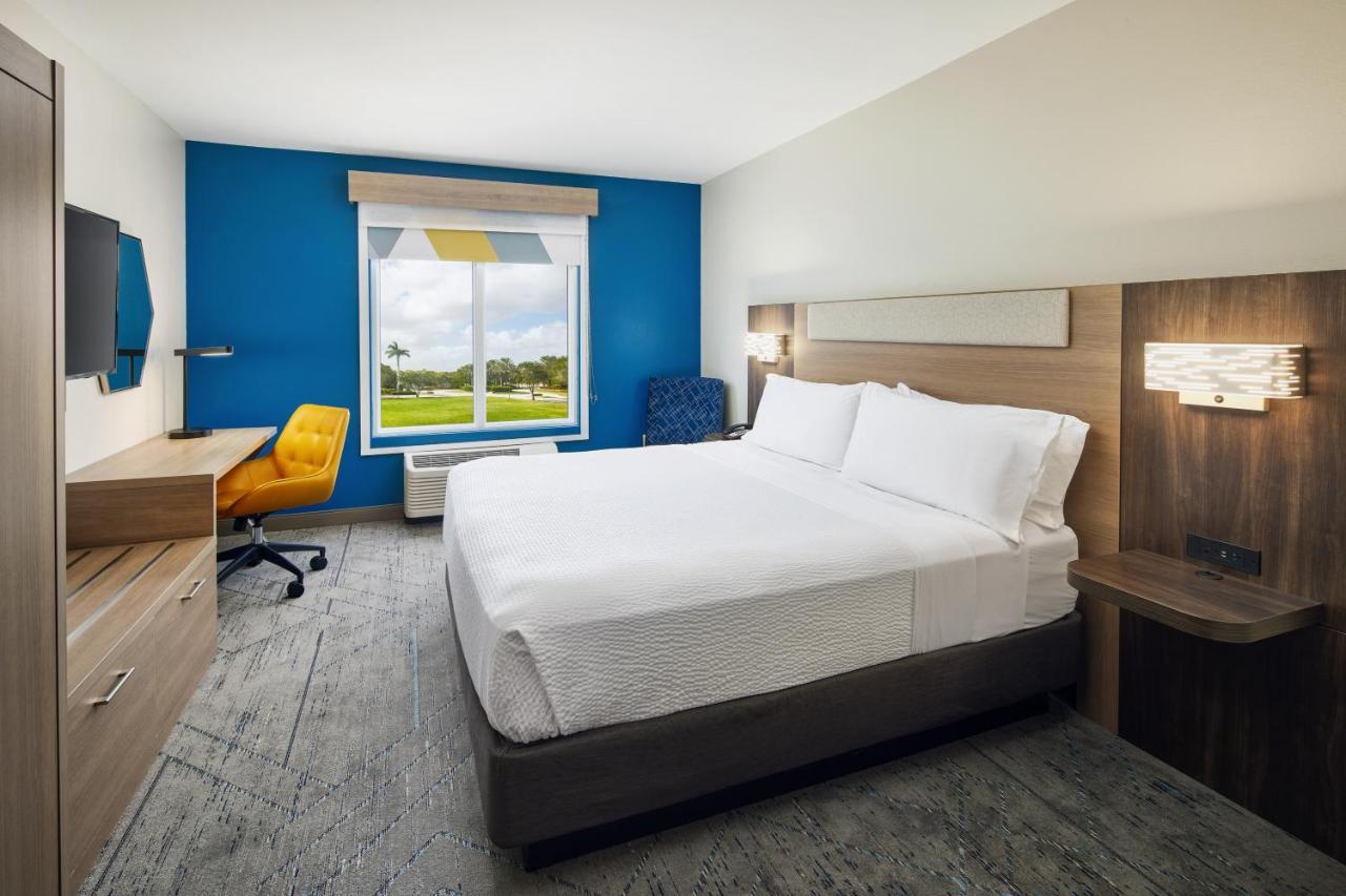 Holiday Inn Express Hotel & Suites Port St. Lucie West By Ihg Exterior photo