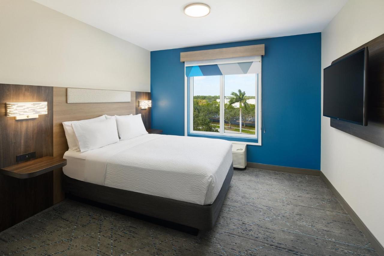 Holiday Inn Express Hotel & Suites Port St. Lucie West By Ihg Exterior photo
